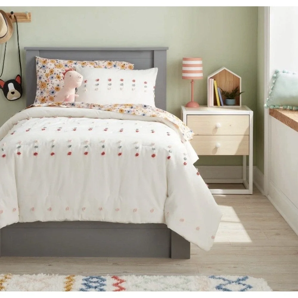 Twin Pom-Pom Comforter Set Cream by Pillowfort NEW!